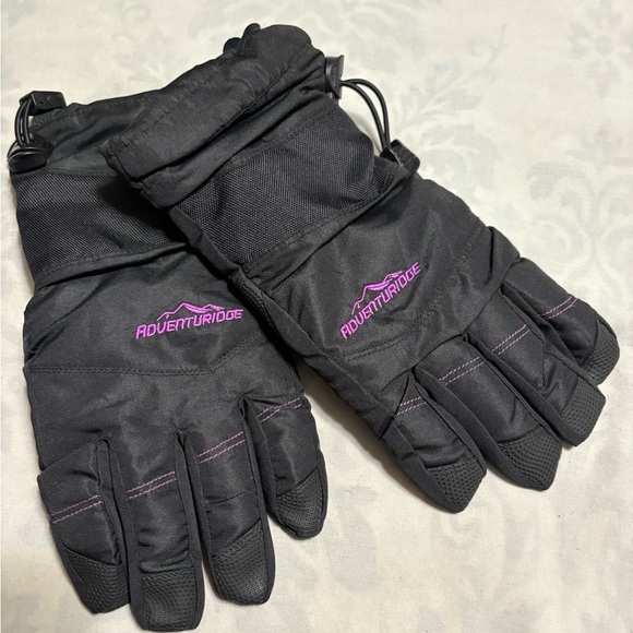 Black Gloves for Women - Picture 2 of 6